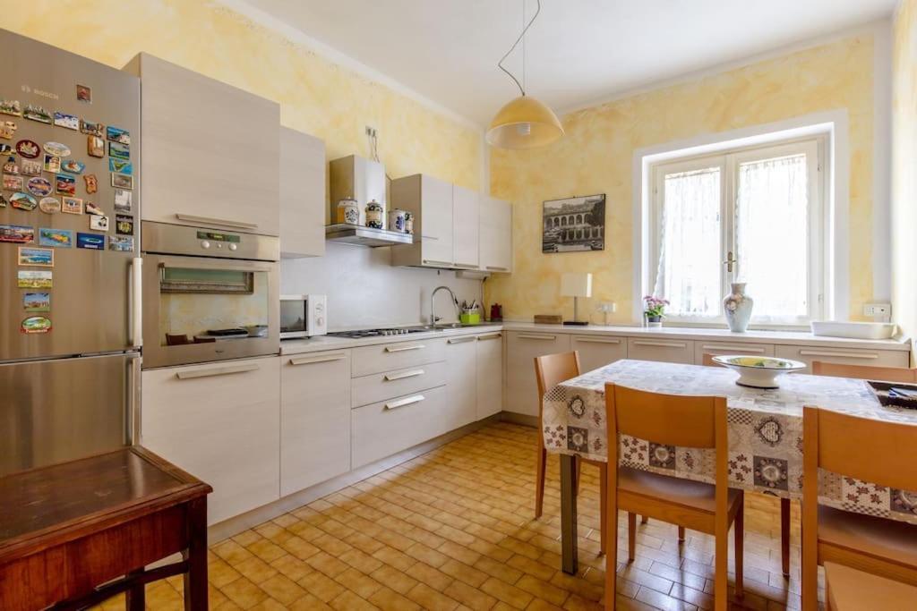 Le Bouganville Apartment Desenzano del Garda Exterior foto